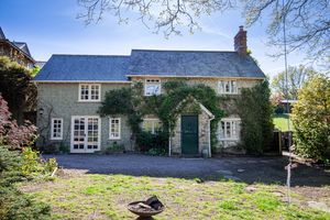 Old Charlie Youngs_Front Aspect- click for photo gallery